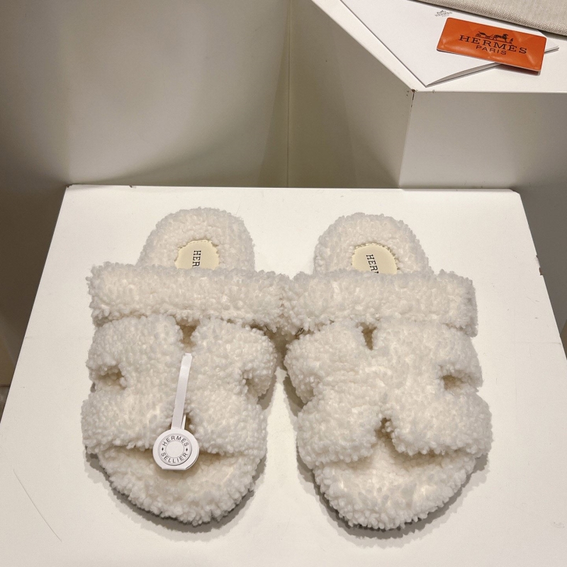 H**mes slippers
